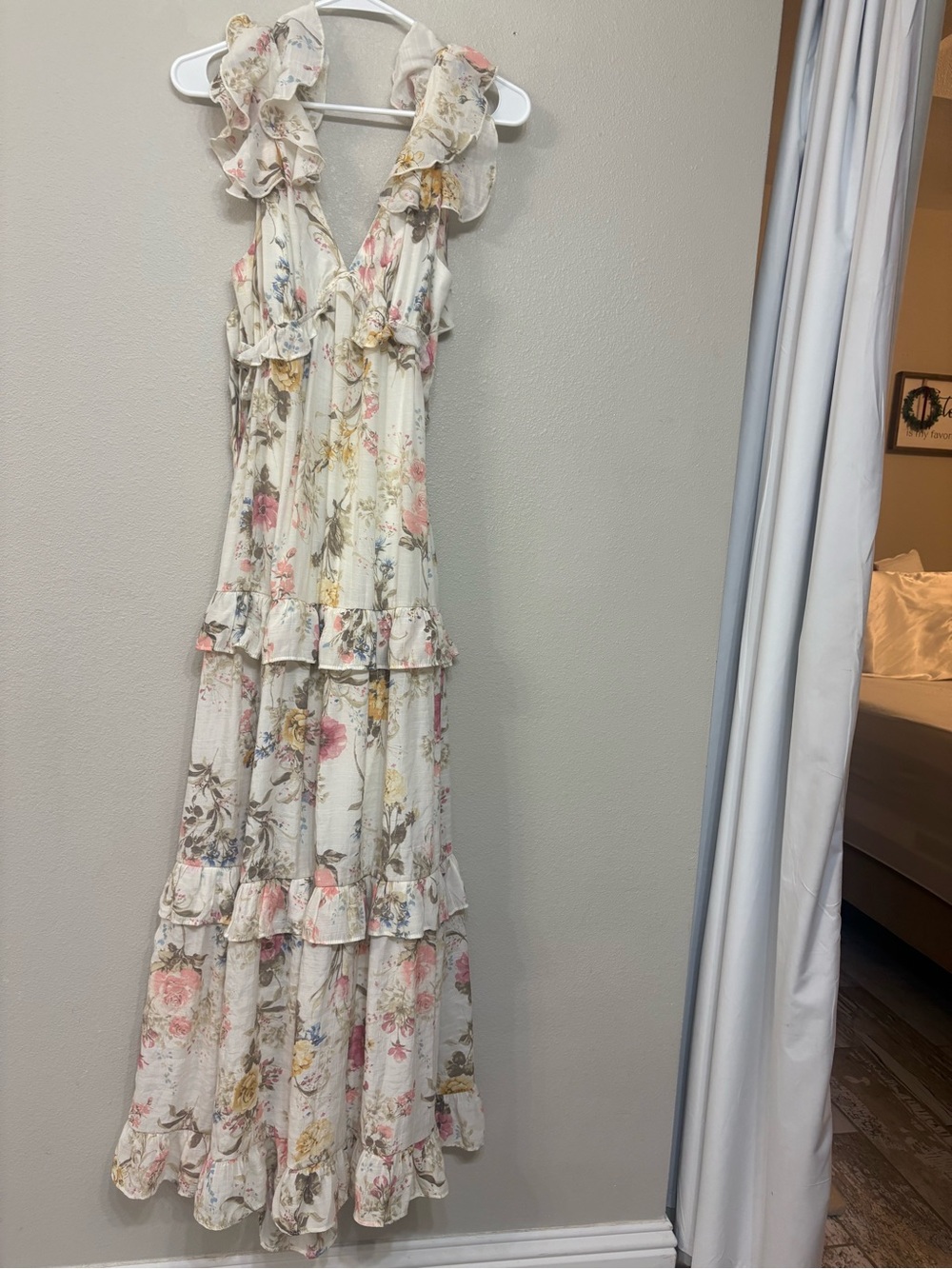 Francesca's Collections Cream Maxi Dress with Pink Florals